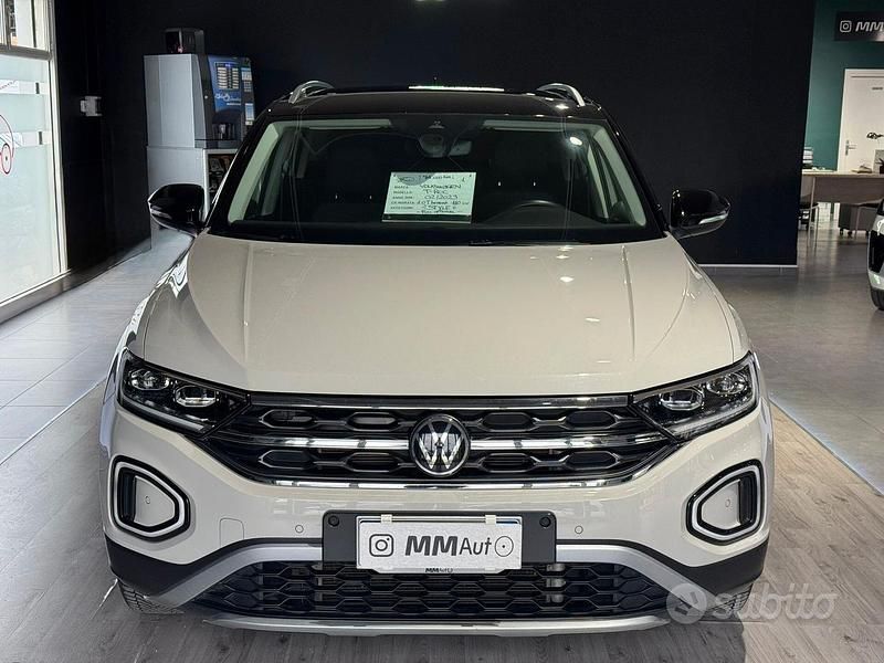 Usata VW T-Roc Style 110 CV (80 kW) 2023 Beige SUV