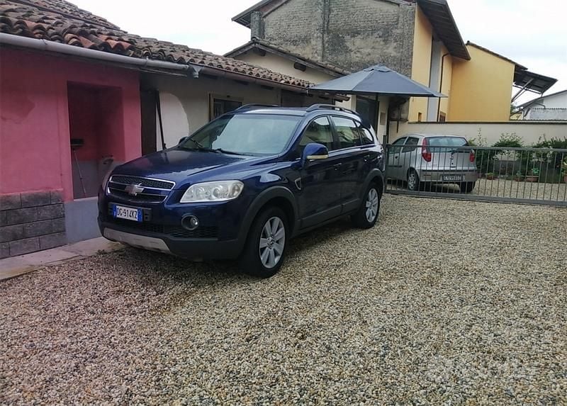 Usata Chevrolet Captiva 150 CV (110 kW) 2007 Blu SUV