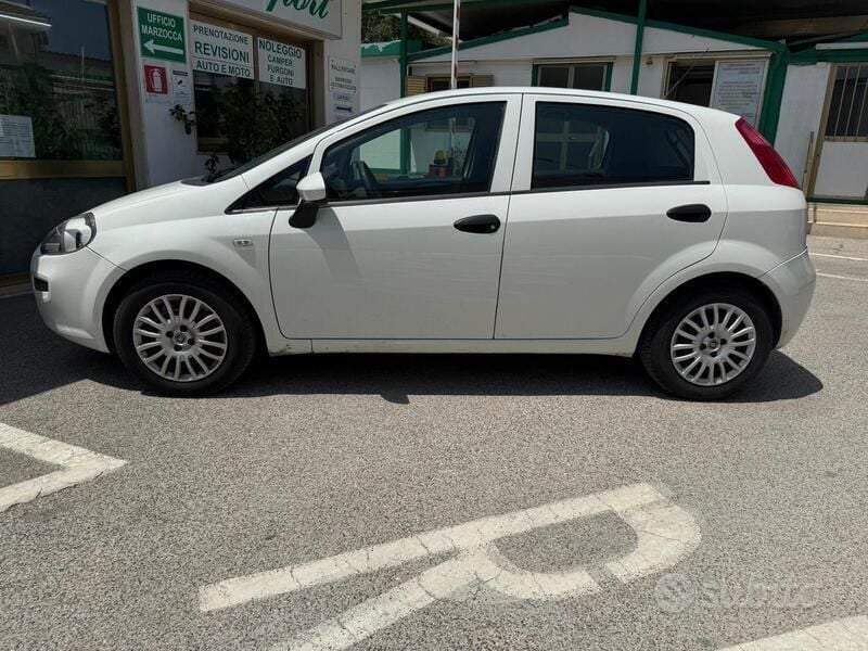 Usata Fiat Grande Punto 65 CV (47 kW) 2017 Bianco Utilitaria