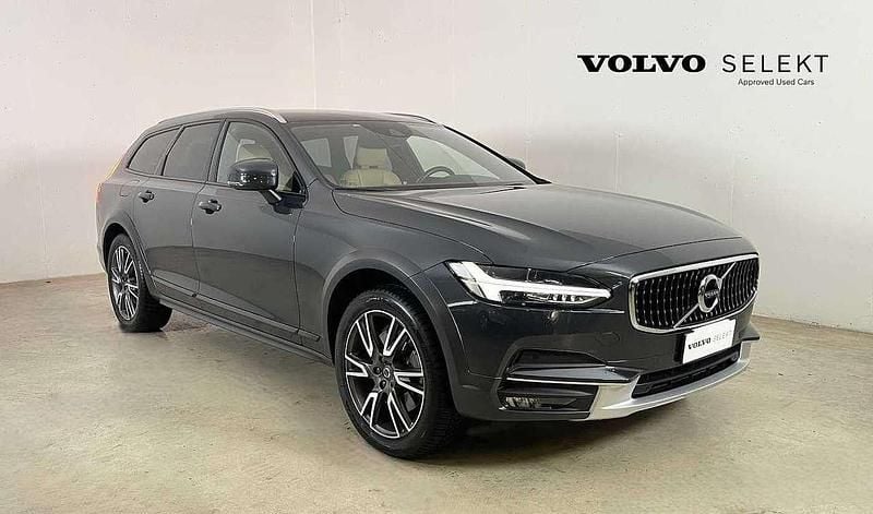 Usata Volvo V90 CC Pro 190 CV (139 kW) 2017 Grigio metallizzato Station wagon