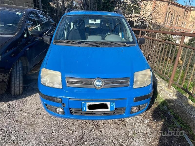 Blu Usata 2004 Fiat Panda Dynamic Tre volumi | 1999 € (Ottimo prezzo) - Immagine 1/1