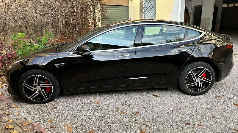 Nero Usata 2019 Tesla Model 3 Performance Tre volumi | 34.100 € - Immagine 1/4