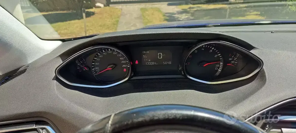 Usata Peugeot 308 110 CV (80 kW) 2019 Bluazzurro Berlina