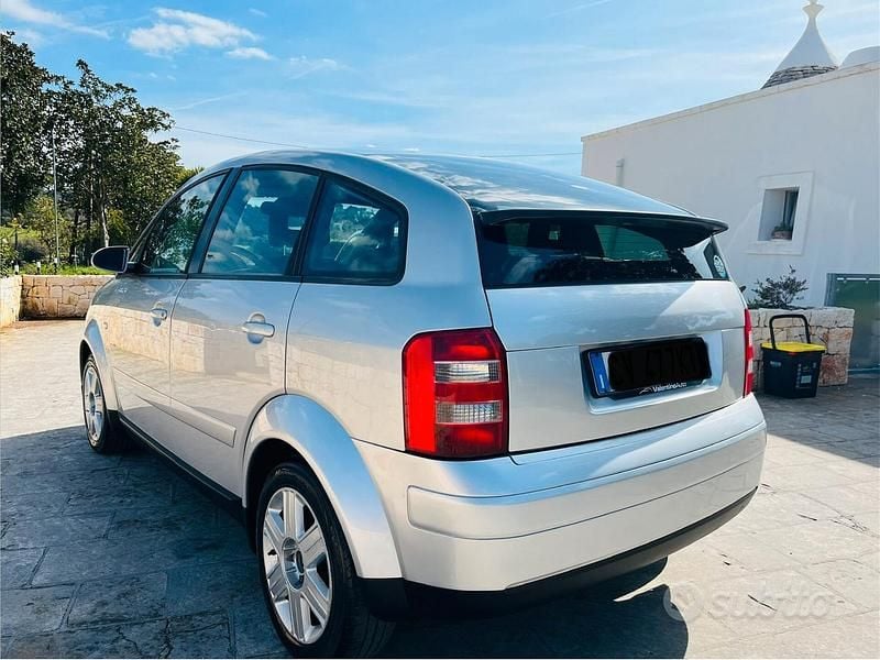 Usata Audi A2 74 CV (54 kW) 2004 Grigio Utilitaria