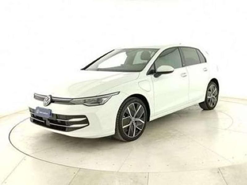 Bianco Usata 2024 VW Golf VIII Style Tre volumi | 35.500 € (Molto cara) - Immagine 1/4