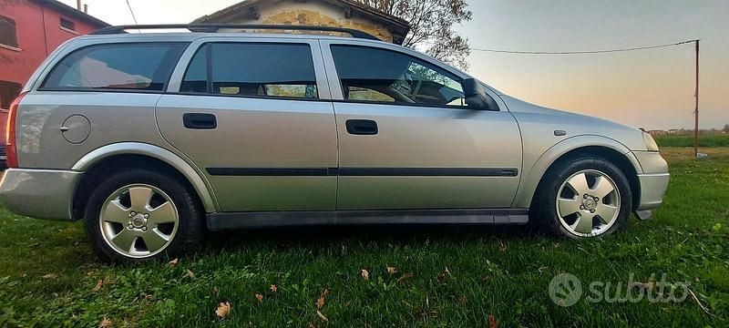 Usata Opel Astra 101 CV (74 kW) 2002 Grigio Station wagon