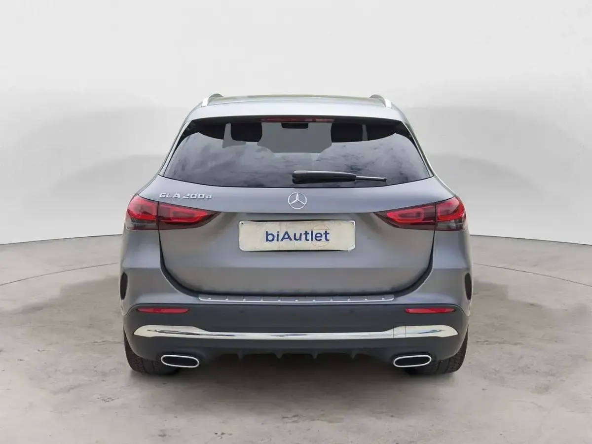 Usata Mercedes GLA200 Premium 150 CV (110 kW) 2022 Grigio SUV