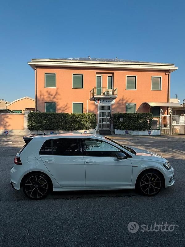Usata VW Golf VII R-line 125 CV (91 kW) 2017 Bianco Berlina