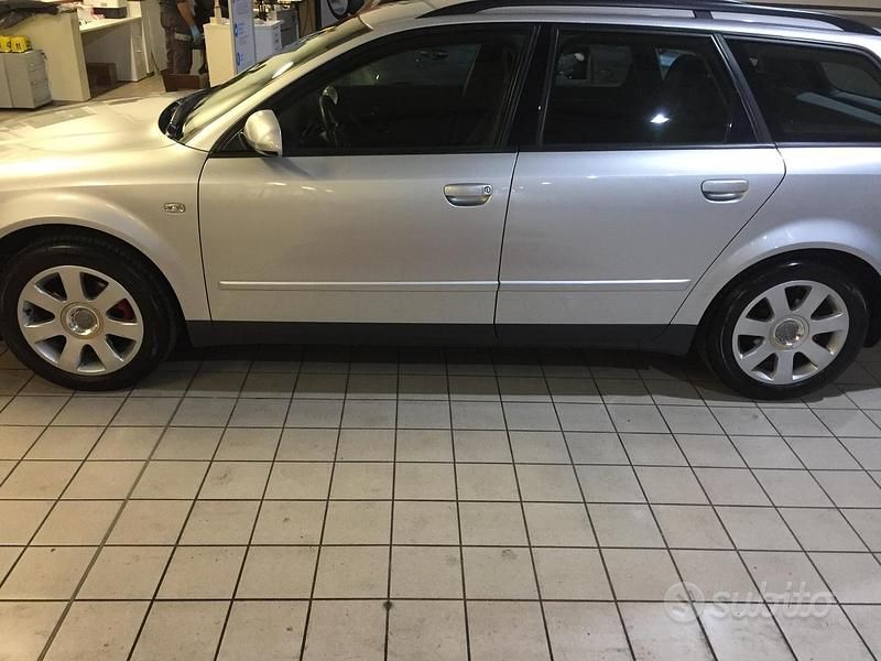 Begagnad Audi A4 2002 Grå Kombi