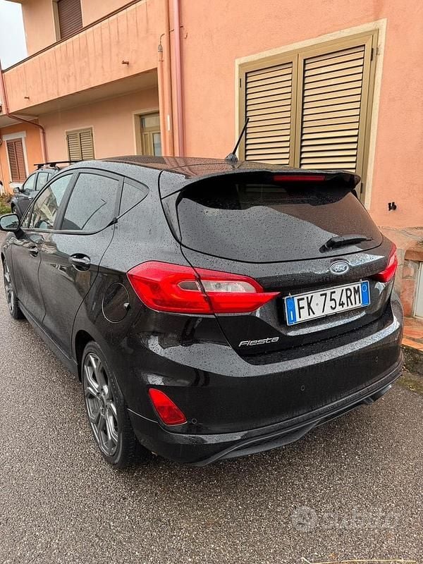Nero Usata 2017 Ford Fiesta ST-Line Utilitaria | 10.000 € (Cara) - Immagine 1/4
