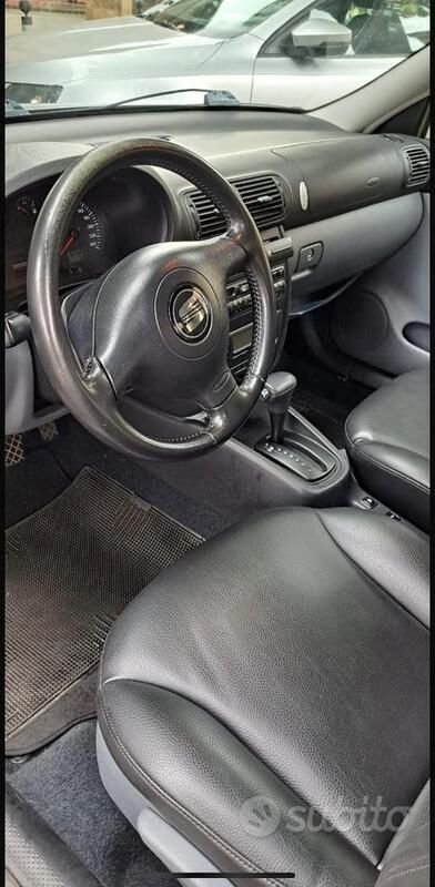 Argento Usata 2002 Seat Toledo Tre volumi | 4900 € - Immagine 1/4