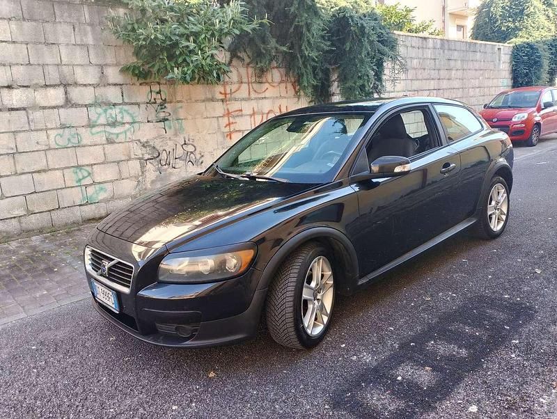 Usata Volvo C30 109 CV (80 kW) 2008 Nero Utilitaria