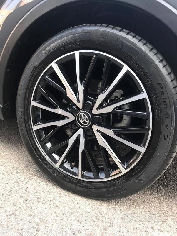 Usata Toyota C-HR 116 CV (85 kW) 2018 Grigio SUV