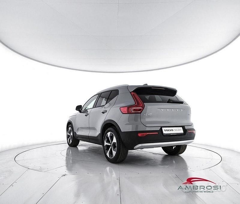 Usata Volvo XC40 Core 163 CV (119 kW) 2025 Grigio SUV