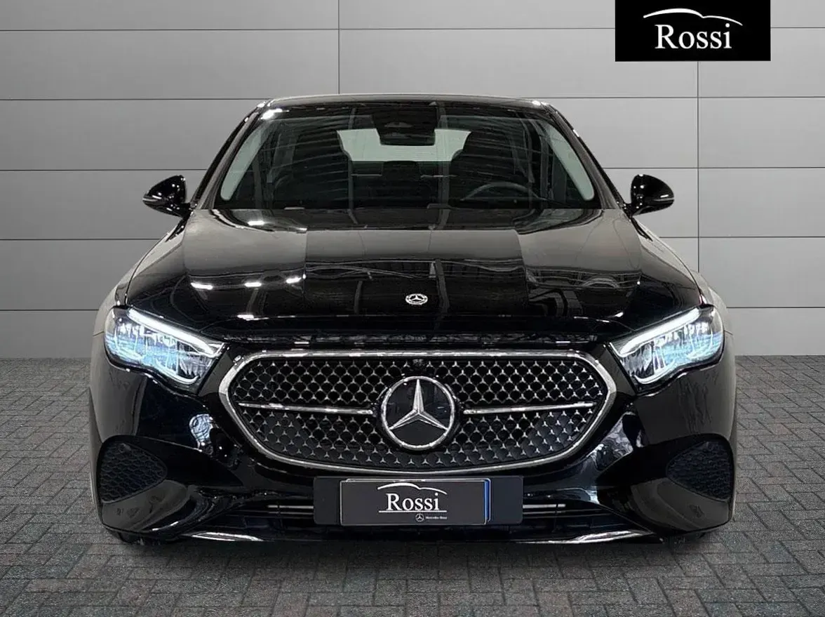 Usata Mercedes E200 Advanced 163 CV (119 kW) 2025 Nero Berlina