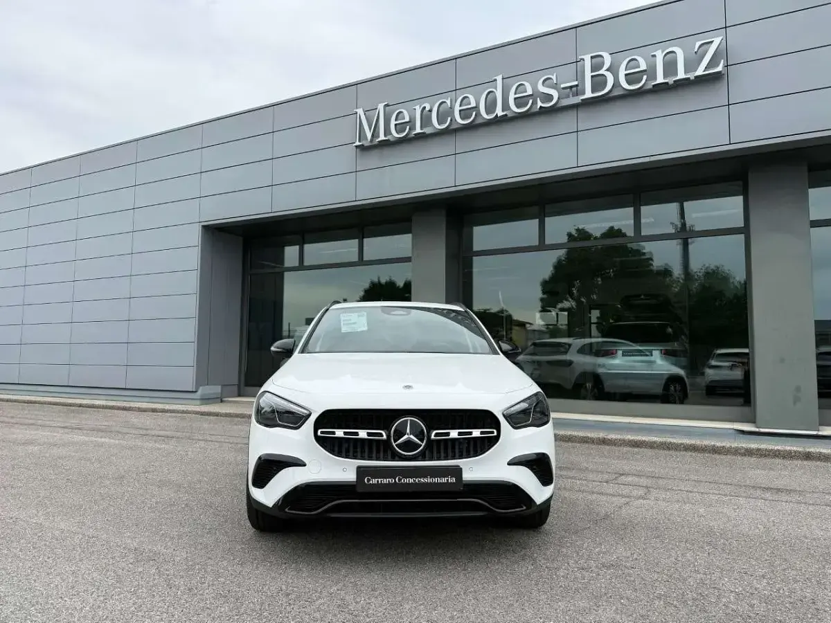 Nuova Mercedes GLA200 150 CV (110 kW) 2026 Bianco polare SUV