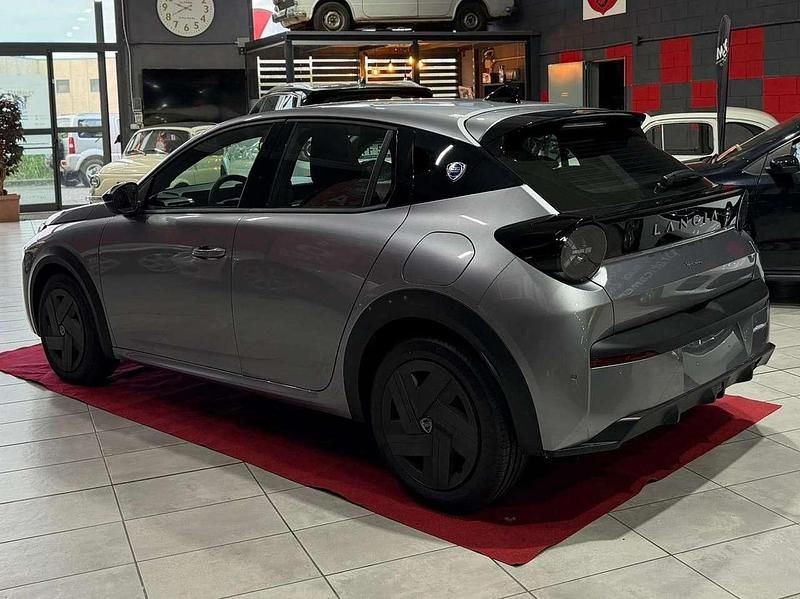 Nuova Lancia Ypsilon 101 CV (74 kW) 2025 Grigio Utilitaria