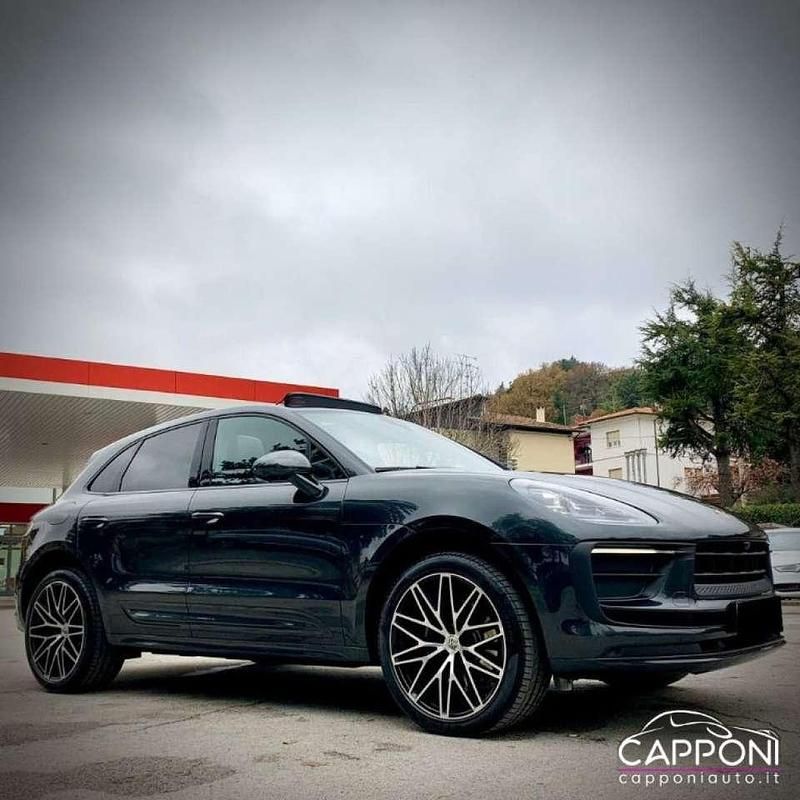 Usata Porsche Macan 265 CV (194 kW) 2024 Grigio scuro SUV