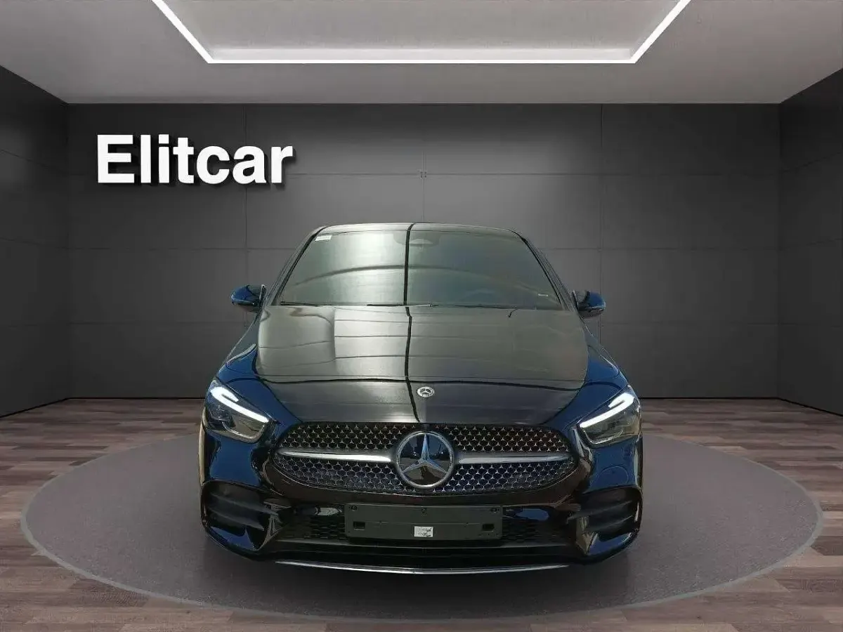 Nuova Mercedes B180 AMG Line Premium Plus 116 CV (85 kW) 2026 Nero cosmo Utilitaria