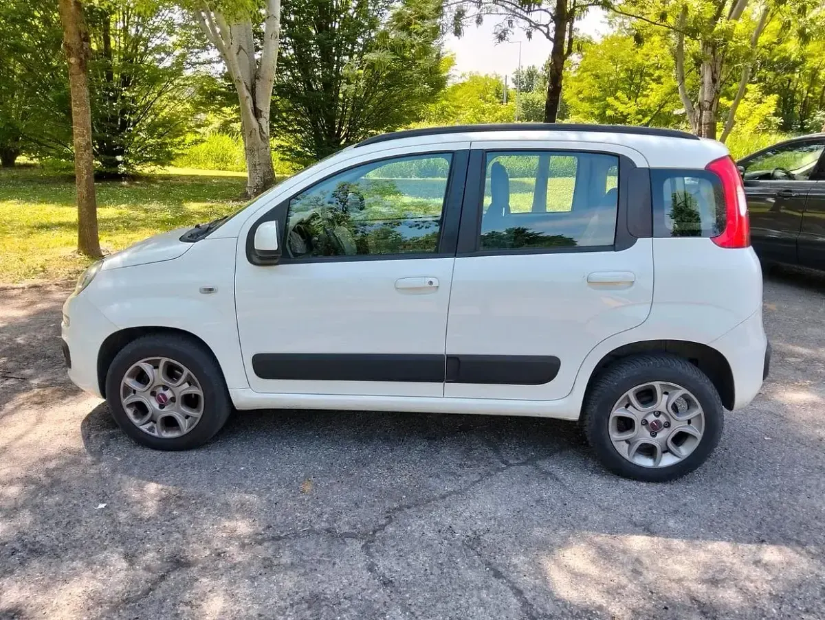 Usata Fiat Panda Lounge 85 CV (62 kW) 2015 Bianco Utilitaria