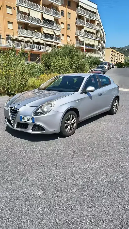Usata Alfa Romeo Giulietta Progression 170 CV (125 kW) 2011 Grigio Utilitaria