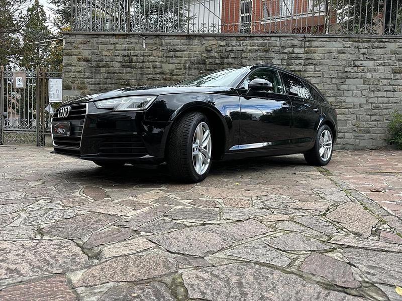 Usata Audi A4 190 CV (139 kW) 2017 Nero Station wagon