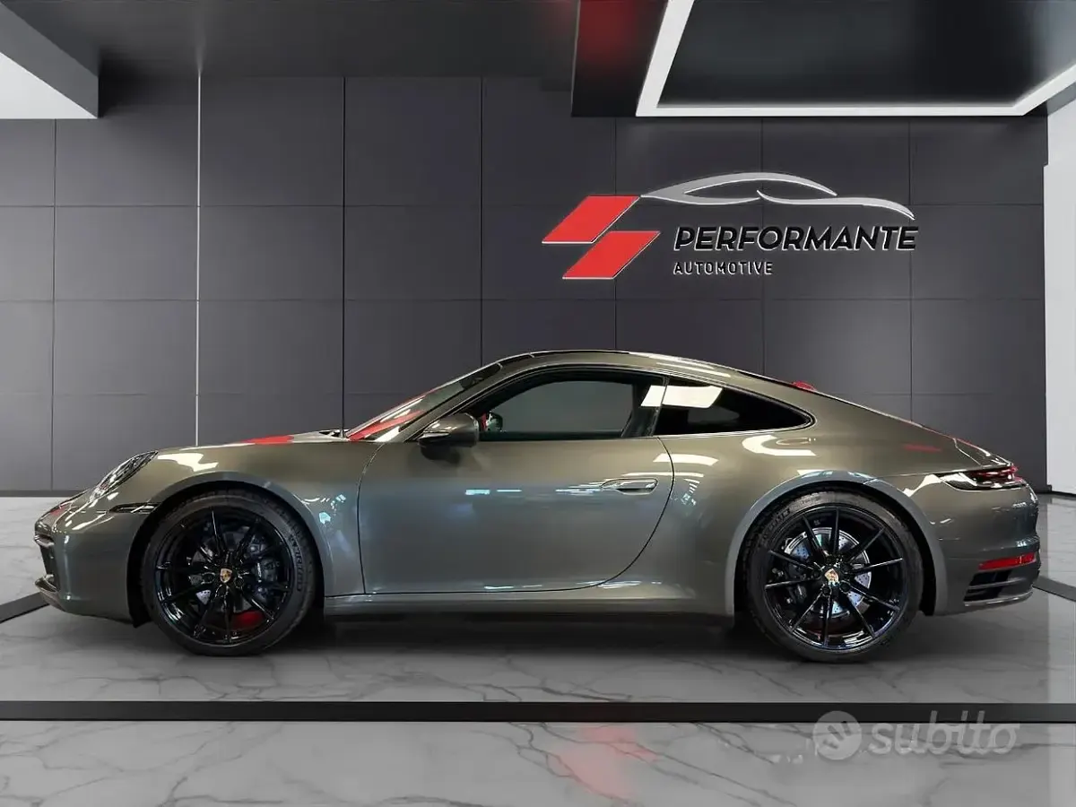Usata Porsche 911 Carrera 385 CV (283 kW) 2023 Verde Coupé