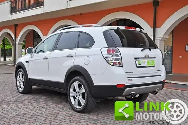 Usata Chevrolet Captiva LTZ 183 CV (134 kW) 2011 Bianco SUV