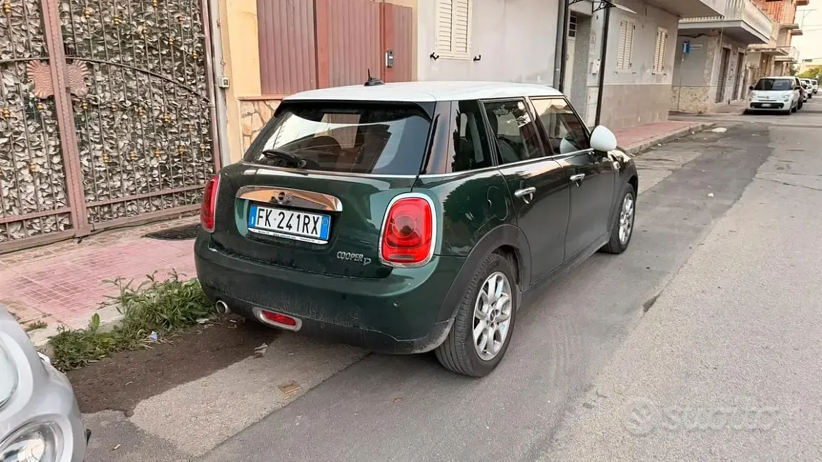 Usata Mini Cooper D 116 CV (85 kW) 2017 Verde Utilitaria