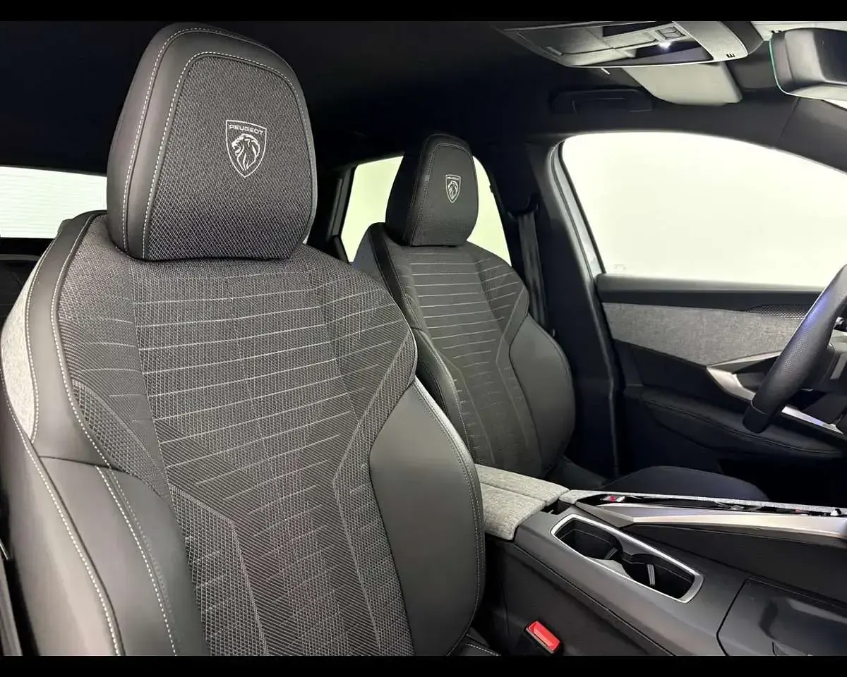 Usata Peugeot 3008 GT 136 CV (100 kW) 2025 Bianco okenite SUV