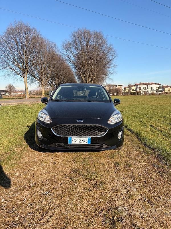 Usata Ford Fiesta 85 CV (62 kW) 2018 Nero Berlina