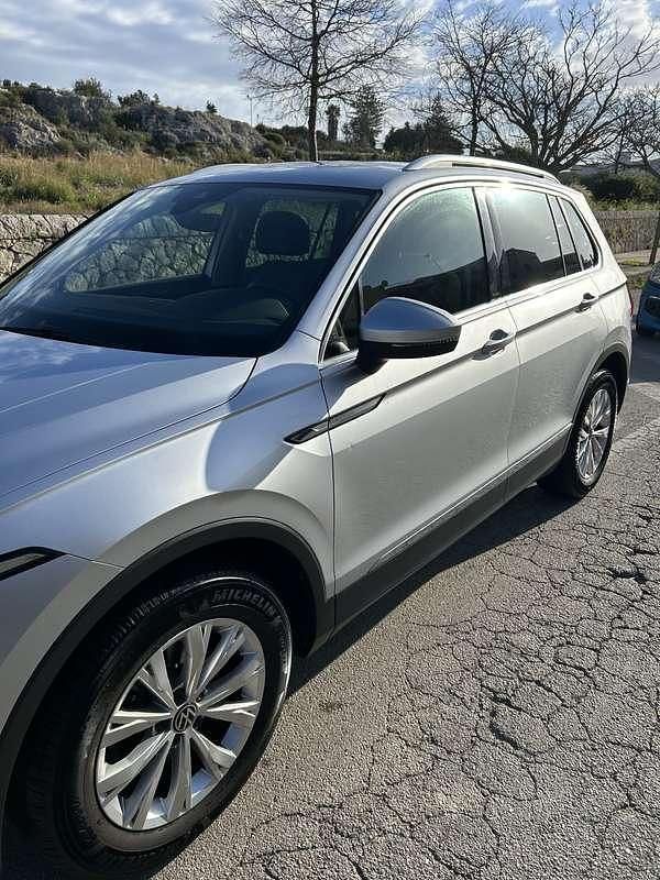 Usata VW Tiguan Life 150 CV (110 kW) 2021 Argento SUV