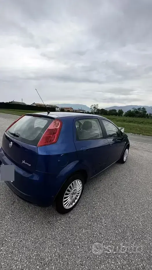 Usata Fiat Grande Punto 77 CV (56 kW) 2006 Blu Utilitaria