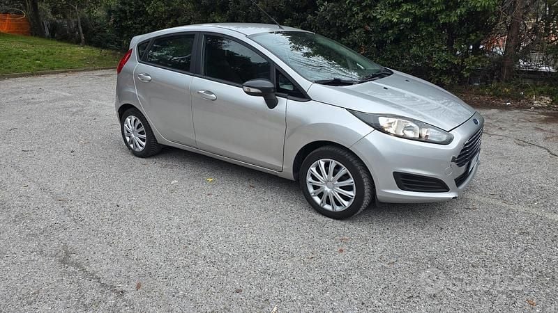 Second-hand Ford Fiesta Titanium 75 CP (55 kW) 2013 Gri Hatchback