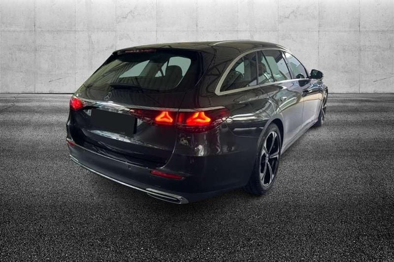 Usata Mercedes E220 Advanced Plus 197 CV (144 kW) 2024 Grigio Station wagon