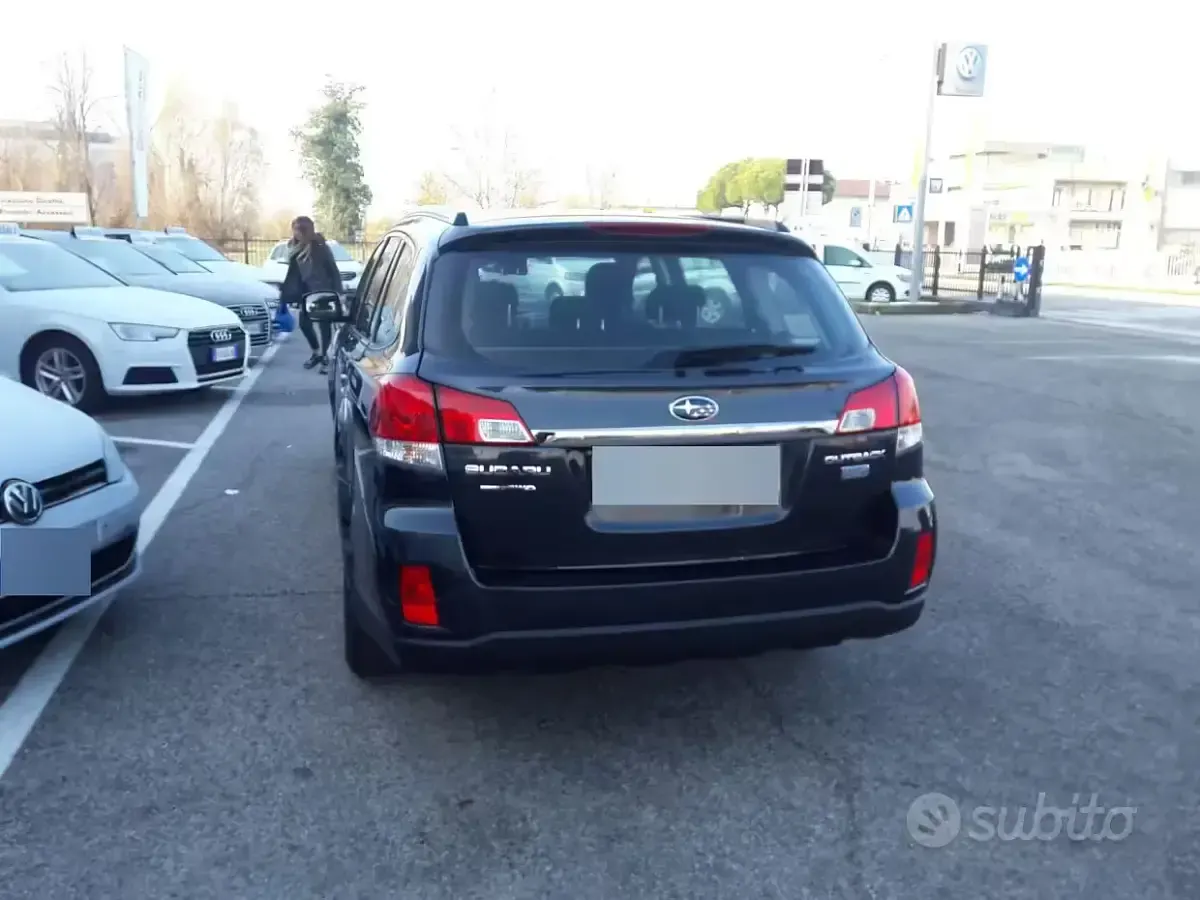 Usata Subaru Outback 150 CV (110 kW) 2014 Nero Station wagon