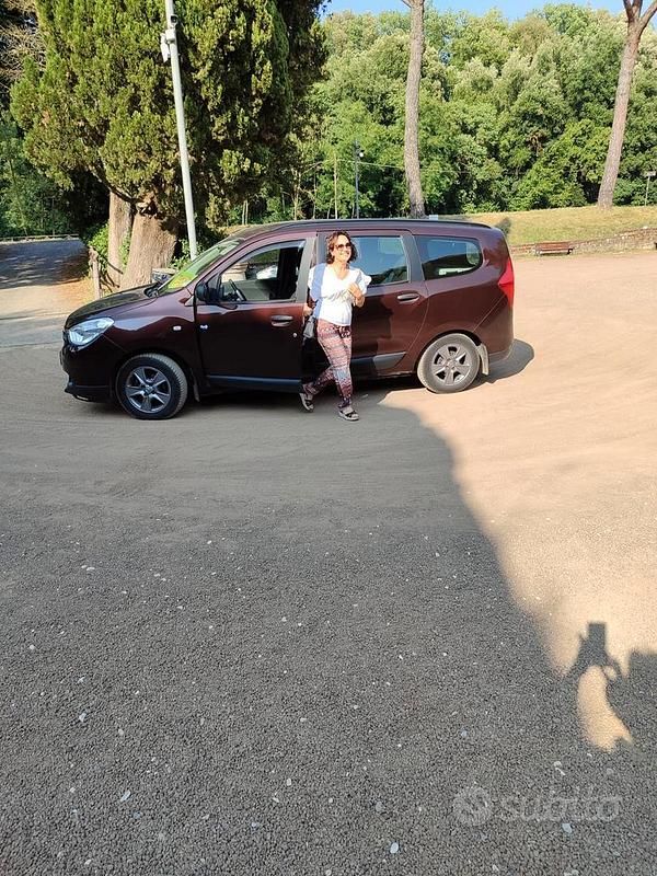 Usata Dacia Lodgy 90 CV (66 kW) 2016 Marrone Monovolume