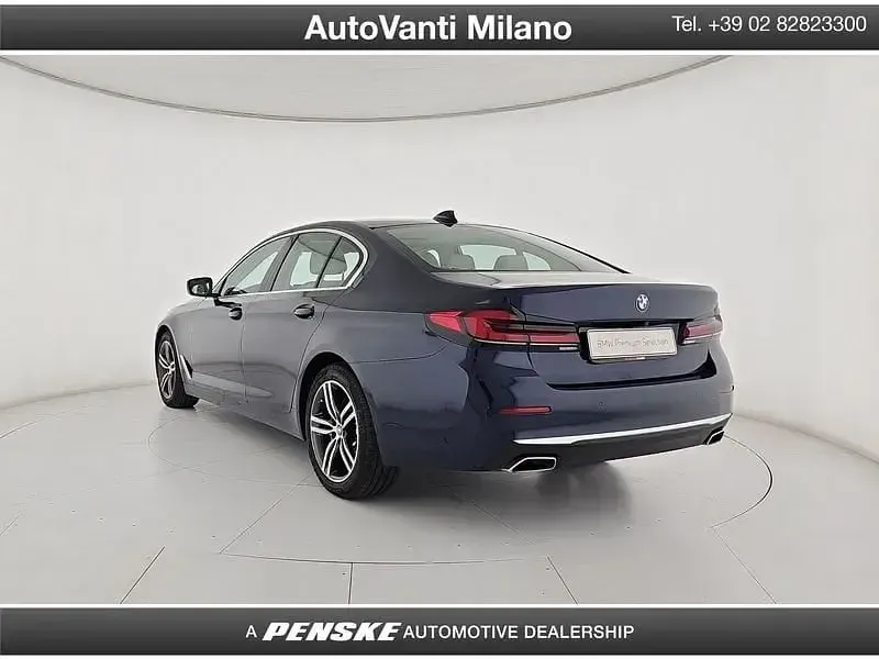 Usata BMW 530 Luxury Line 249 CV (183 kW) 2022 Bluazzurro Utilitaria