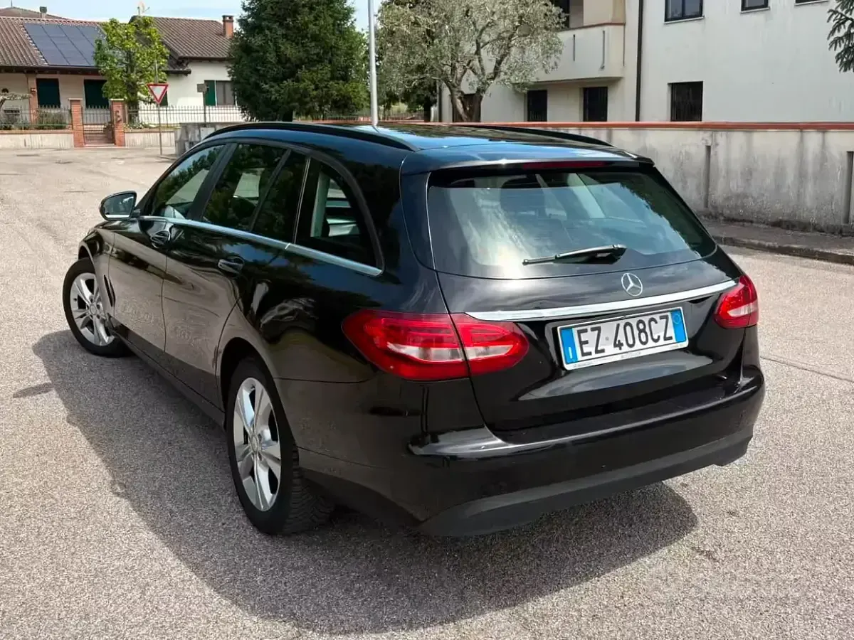 Begagnad Mercedes C180 116 HK (85 kW) 2015 Svart Kombi