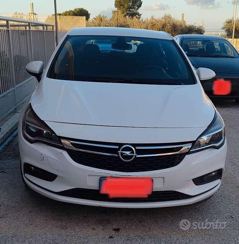 Usata Opel Astra 60 CV (44 kW) 2016 Bianco