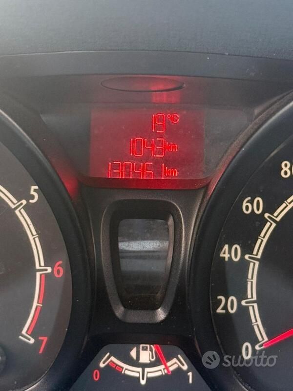 Usata Ford Fiesta 82 CV (60 kW) 2009 Blu Utilitaria