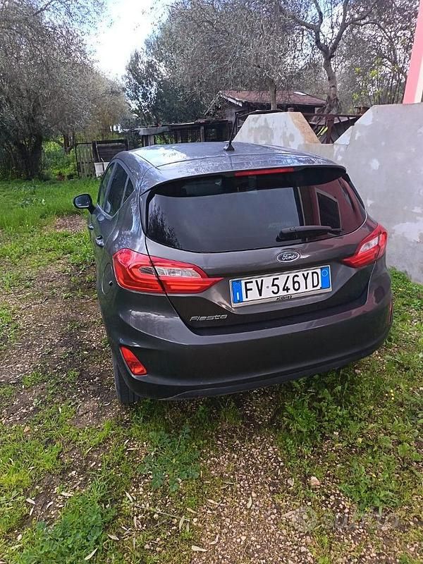Usata Ford Fiesta 75 CV (55 kW) 2020 Grigio Utilitaria