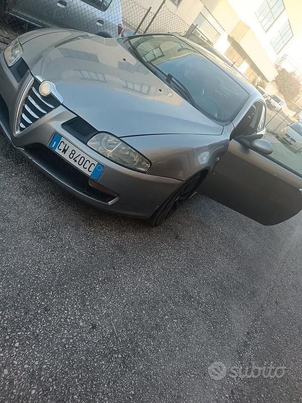 Usata Alfa Romeo GT 150 CV (110 kW) 2003 Grigio Coupé