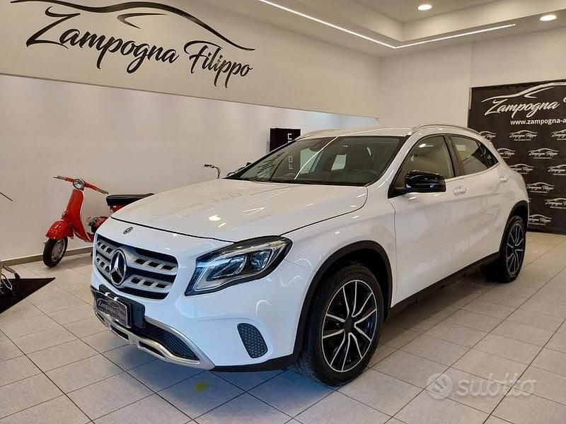 Usata Mercedes GLA200 136 CV (100 kW) 2018 Bianco SUV