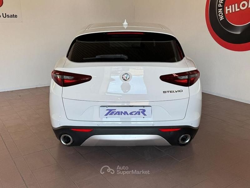 Usata Alfa Romeo Stelvio Super 180 CV (132 kW) 2018 Bianco SUV