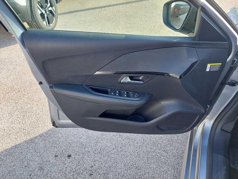 Usata Peugeot 208 Allure 101 CV (74 kW) 2025 Grigio Utilitaria