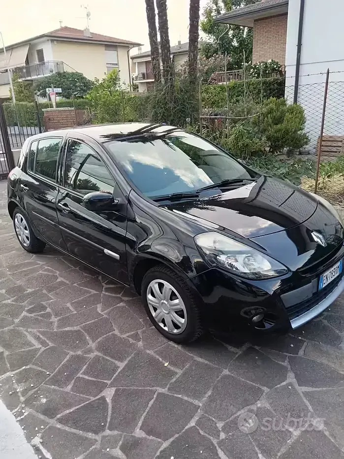 Usata Renault Clio IV Dynamique 75 CV (55 kW) 2012 Nero Berlina
