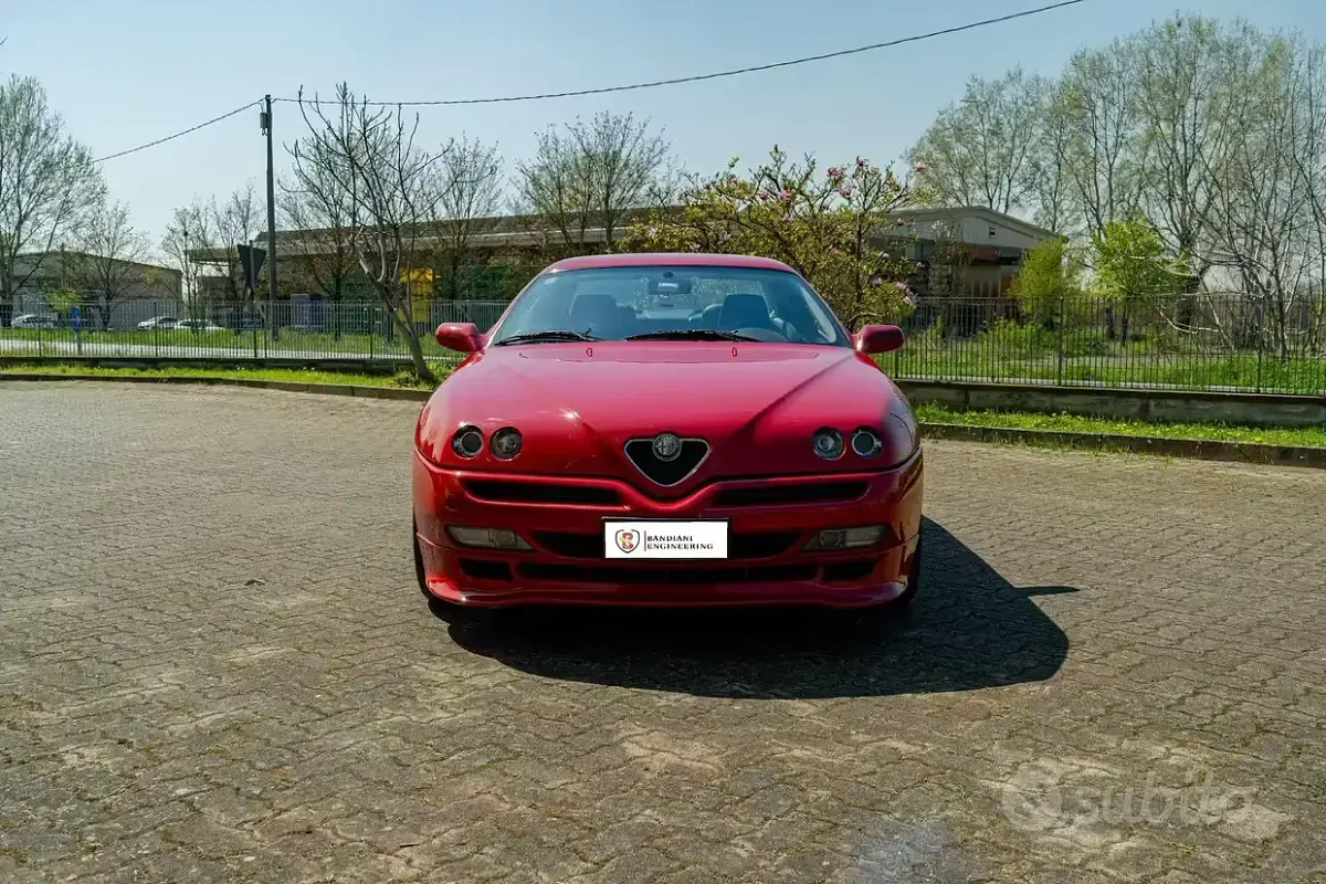 Second-hand Alfa Romeo GTV 201 CP (147 kW) 2000 Coupe