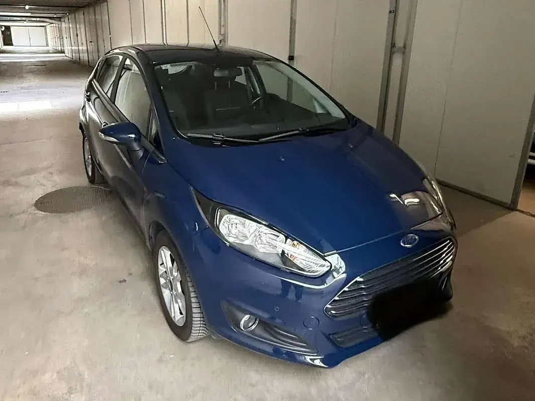 Usata Ford Fiesta Titanium 95 CV (69 kW) 2016 Blu/azzurro Utilitaria