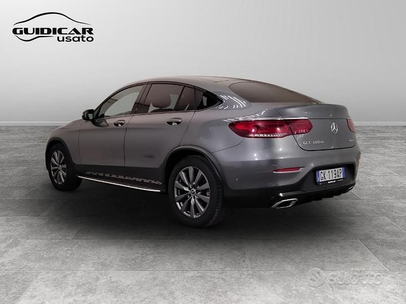 Usata Mercedes GLC300 Edition 194 CV (142 kW) 2022 Grigio Coupé